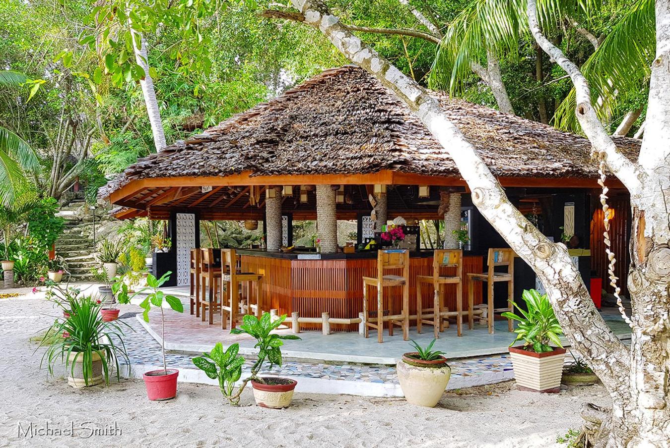 Prince John Dive Resort Donggala Eksteriør bilde