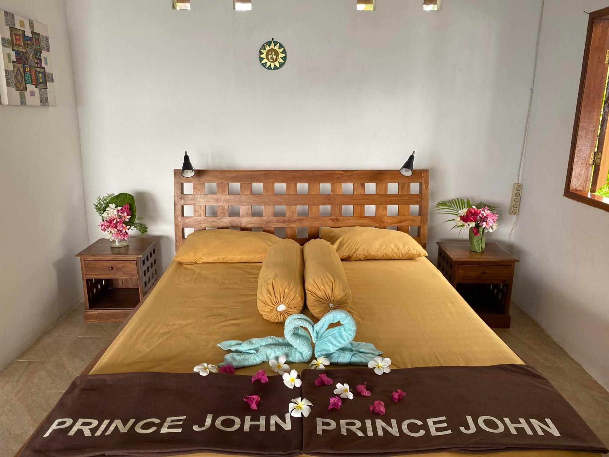 Prince John Dive Resort Donggala Eksteriør bilde